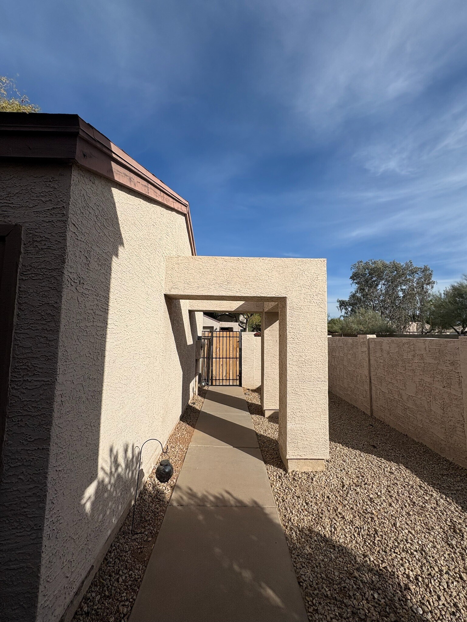 Entrance - 3315 E Kelton Ln