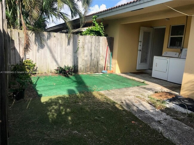 Building Photo - 2724 NE 32nd St