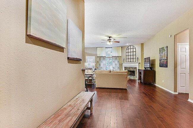 Building Photo - 6 N Queenscliff Cir