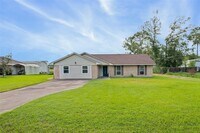 Building Photo - 19661 Lazy Ln