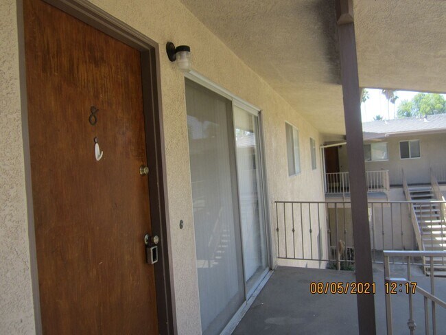 Building Photo - 2 br, 1 bath House - 4314 UNIVERSITY AVE #8
