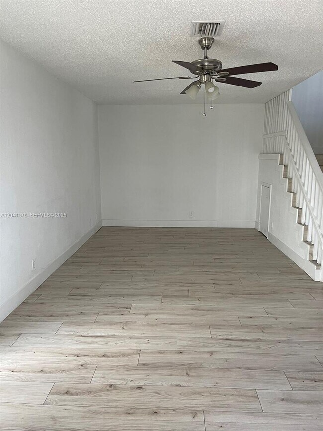 Building Photo - 2580 Coral Springs Dr