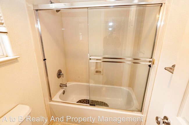 Building Photo - 3 br, 2.5 bath House - 2976 Stallion Way