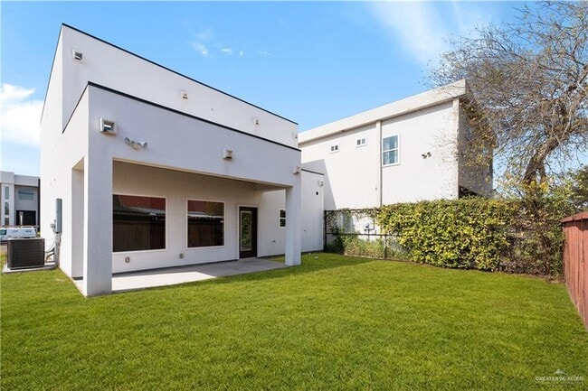 Building Photo - 15 S 42nd St