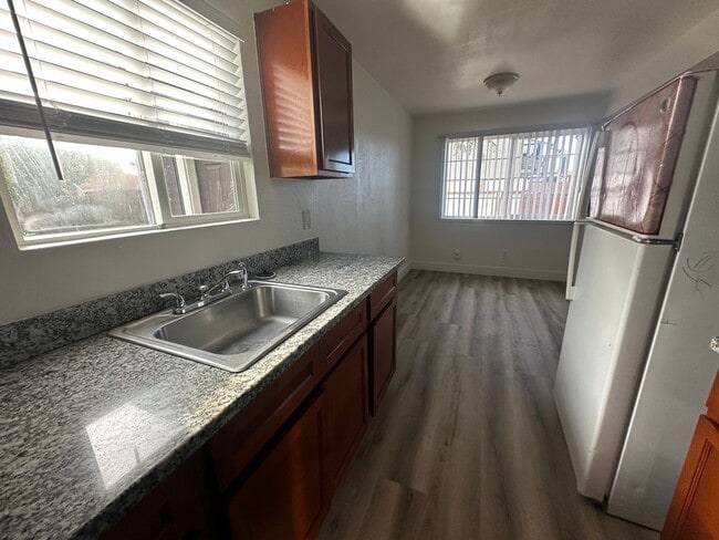 Building Photo - 1948 Country Club Ct