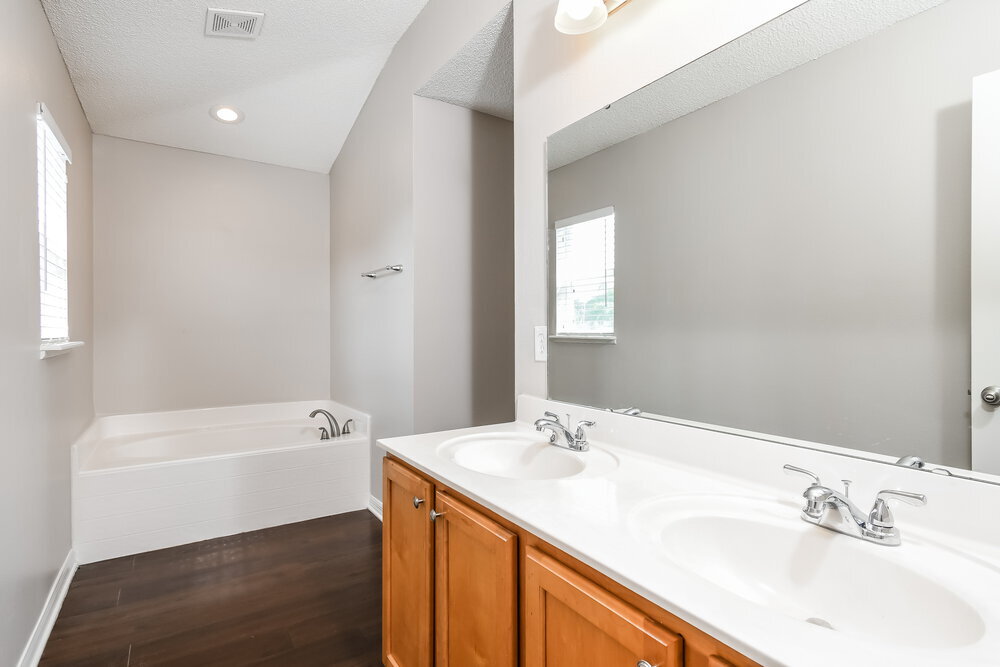 Building Photo - 3034 Elbib Dr