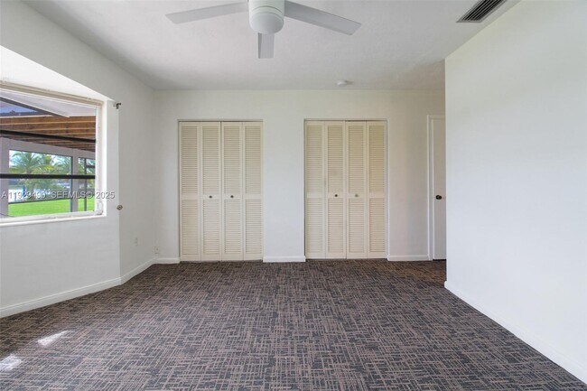 Building Photo - 10962 SW 117th St