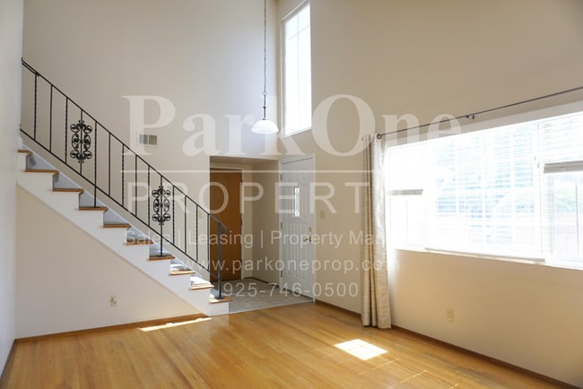 Building Photo - Beautiful 4-Bedroom Single Family Home with Spacious Yard | Great Location