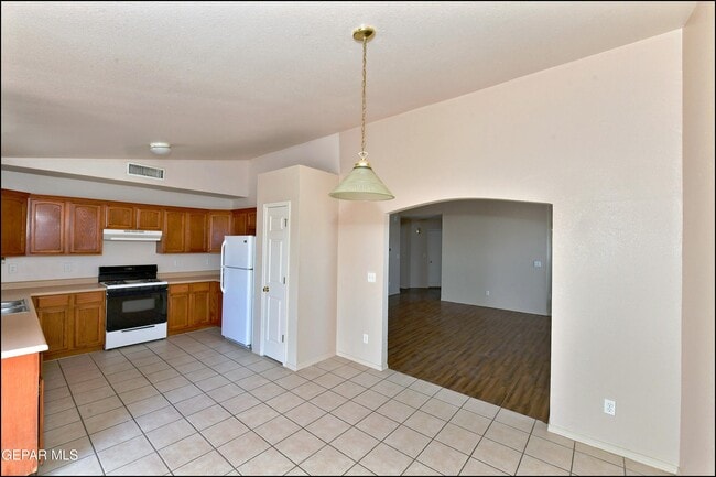 Building Photo - 4100 Tierra Venado Dr
