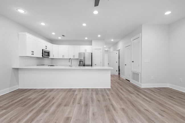 Building Photo - 30 Harbeson Ave NE