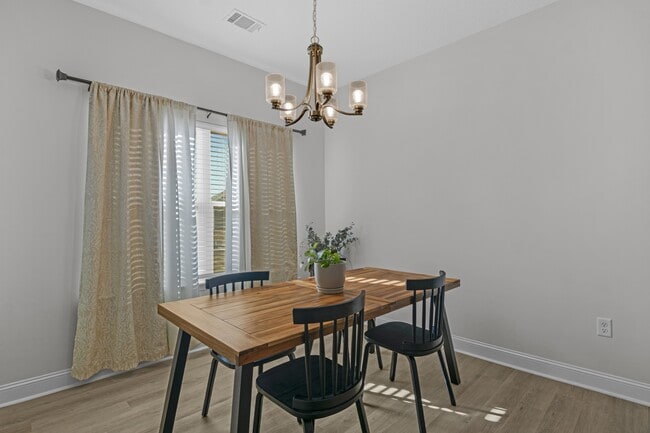 Building Photo - 107 Nobles Dr NE