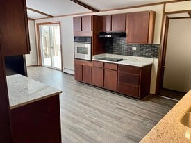 Building Photo - 6751 Geneva Ave S