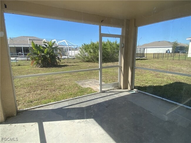 Building Photo - 2020 NW Juanita Pl