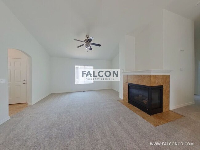 Building Photo - 12061 Merrill Heights