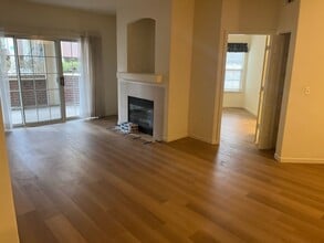 Building Photo - 2-Bedroom Condo at Meadows on the Parkway