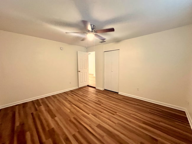 Building Photo - Fernandina Bungalow! Close to Downtown and the beach!