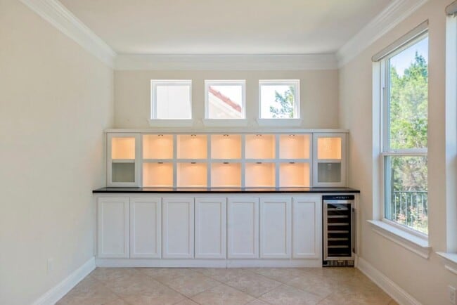 Building Photo - 11812 Mira Vista Way