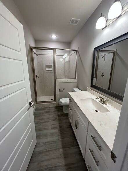 Building Photo - 2610 Appian Way