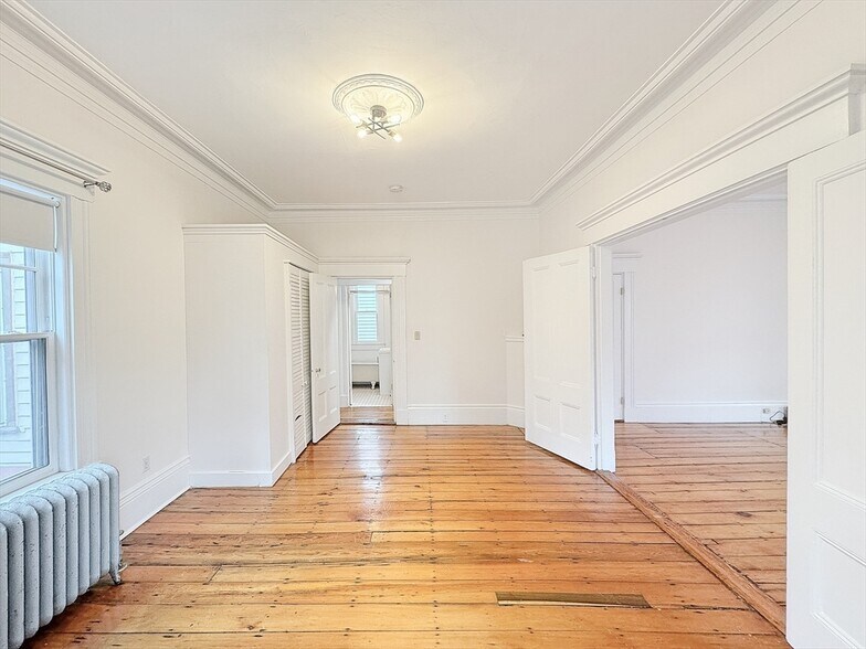 Building Photo - 269 Lamartine St