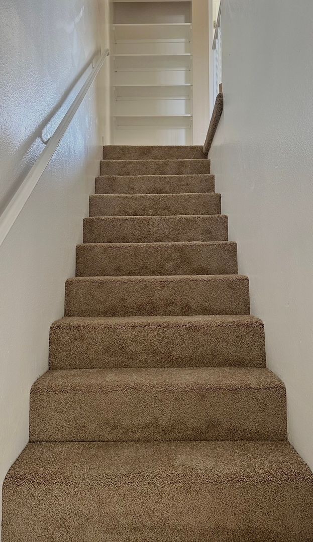 Building Photo - 2 BEDROOMS 1.5 BATHROOM TOWNHOUSE AVAILABLE FOR RENT JONES AND VEGAS DR !!!