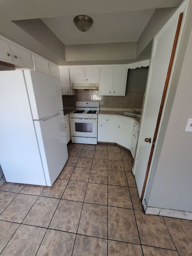 Interior Photo - 4651 N 36th St. (12 unit)(ACE PROPERTY)
