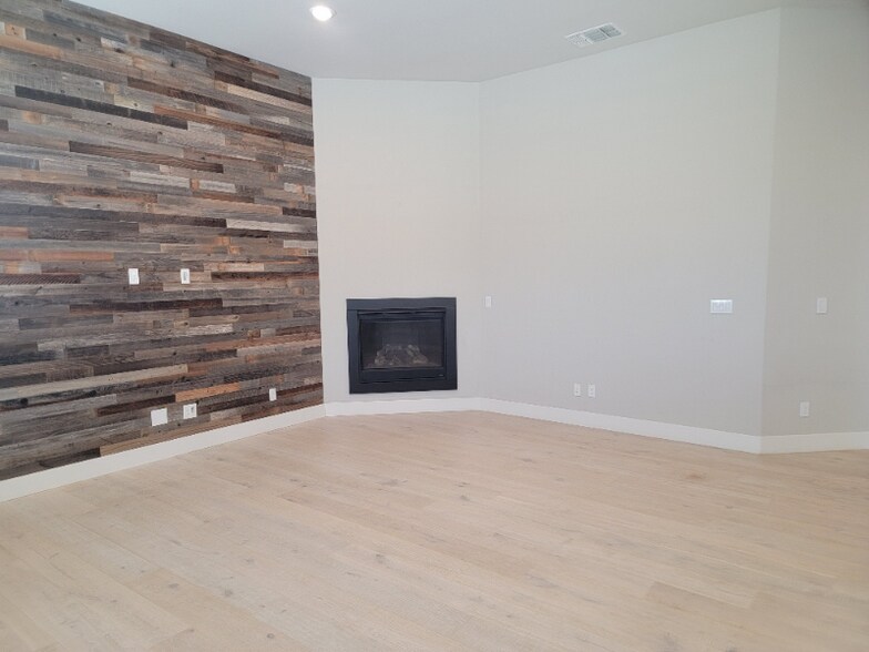 Building Photo - 218 Seacrest Ct