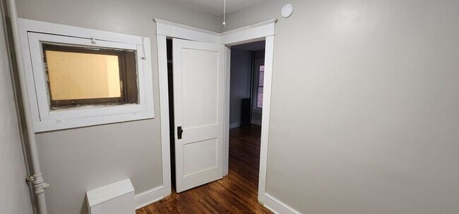 Building Photo - 46 Genesee St