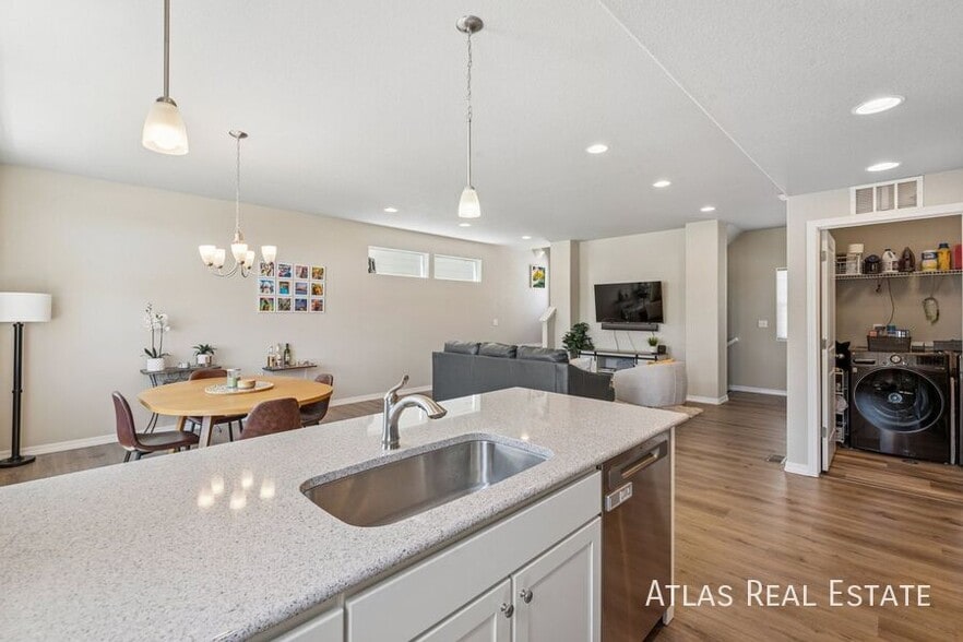 Building Photo - 7446 Marbled Wood Pt