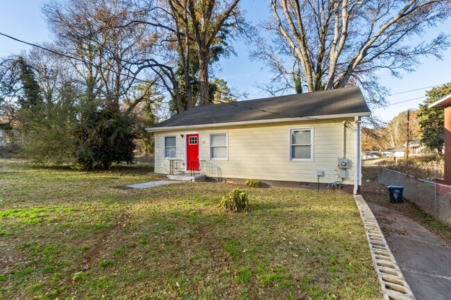 Building Photo - We Bringing Affordable Back - Intown Living - Voucher Approved!
