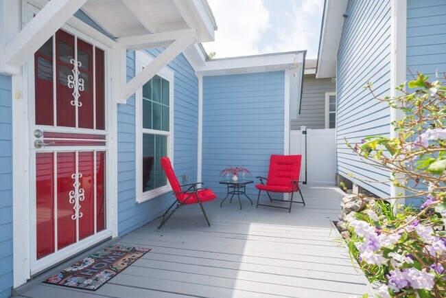 Building Photo - 4010 Laurel St