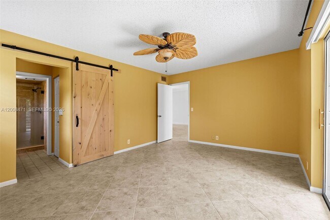 Building Photo - 110 Lake Meryl Dr