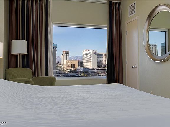 Building Photo - 211 E Flamingo Rd