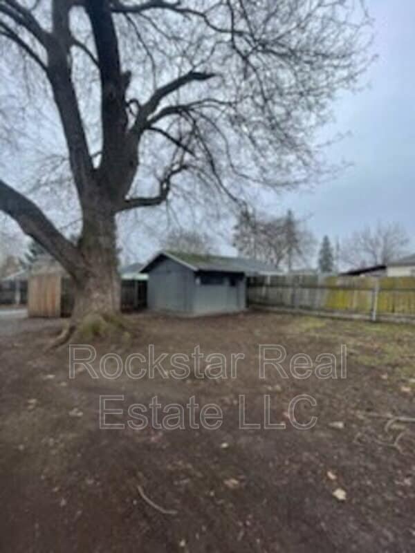 Building Photo - 5123 N Monroe St