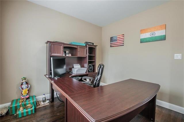 Building Photo - 2440 Kingsgate Dr