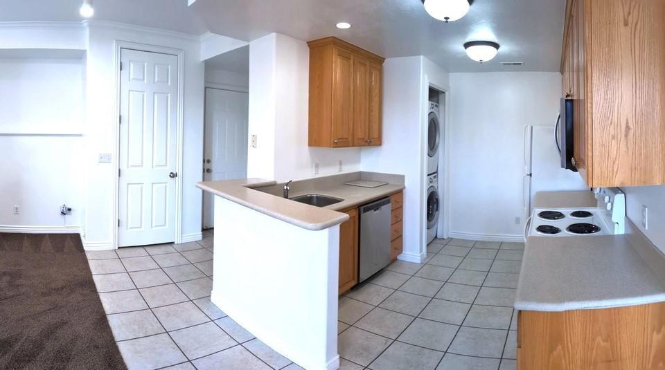 Building Photo - 272 W 400 N