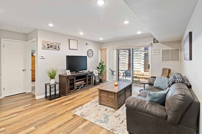 Building Photo - 61 Mt Kemble Ave