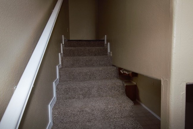 Building Photo - 312 Begona Ct