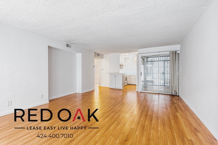 Building Photo - 511 N Kenmore Ave