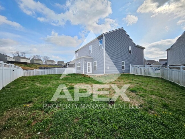 Building Photo - Stunning 5 Bd / 3.5 Ba 2-Story Single Family home in Hardin Valley!