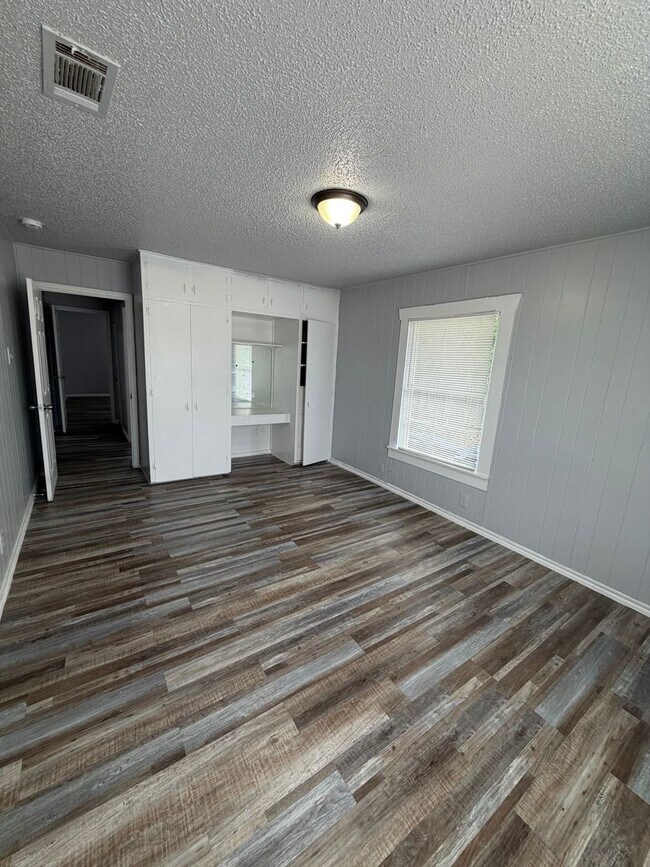 Building Photo - Charming 2 Bedroom Home for Rent in Como – Fort Worth, TX 76107