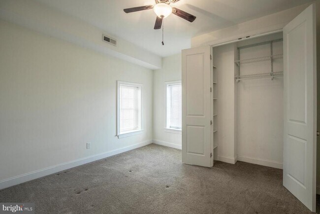 Building Photo - 30 W State St