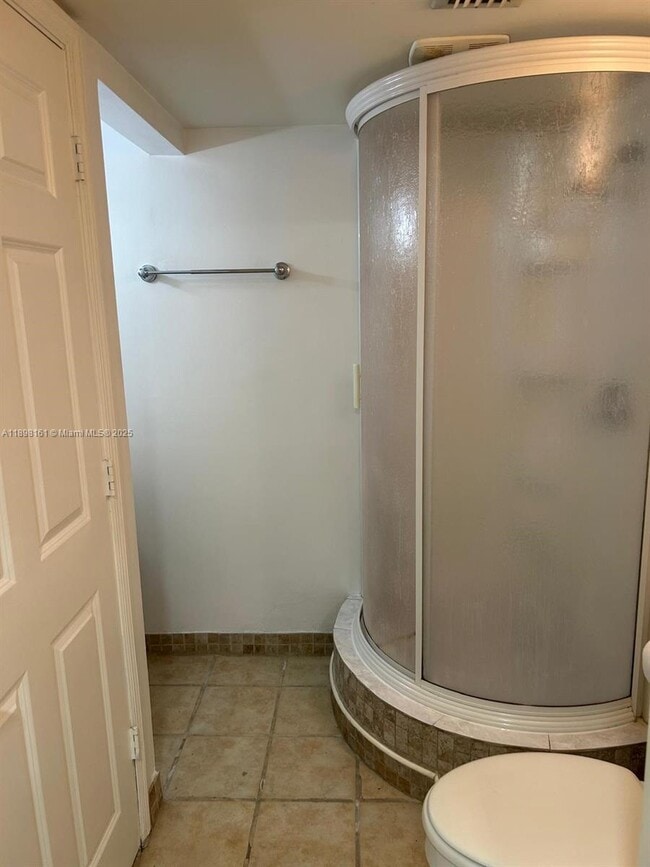 Building Photo - 888 Douglas Rd