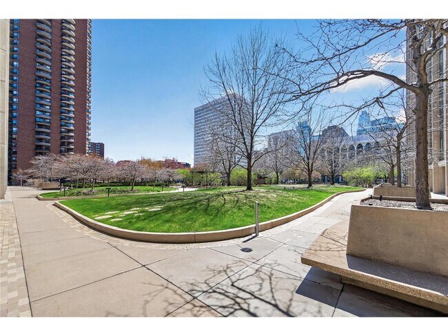 Building Photo - 19 S 1st St