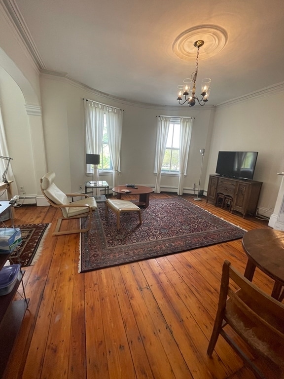 Building Photo - 811 E Broadway