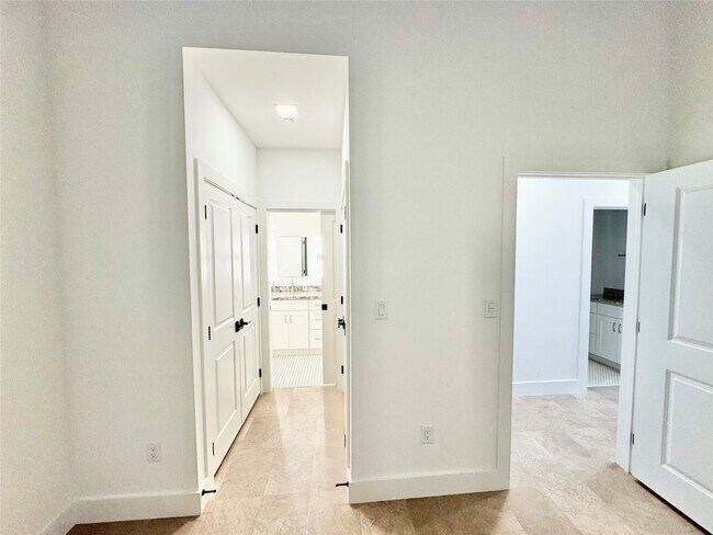 Building Photo - 2102 Mechanic St