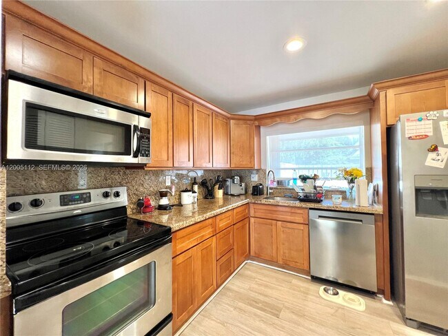 Building Photo - 8114 SW 81st Ter