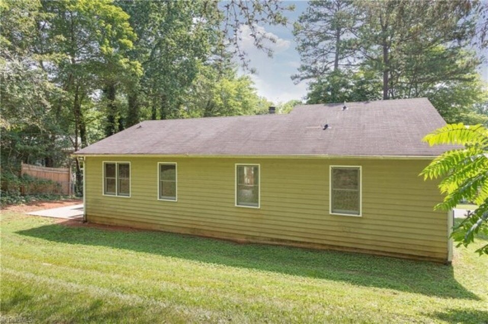 Building Photo - 204 Brambleton Ct