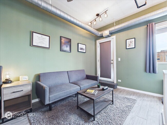 Building Photo - 2221 N Lister Ave