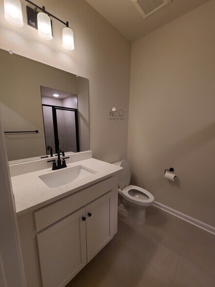 Building Photo - 622 Sadie Cir