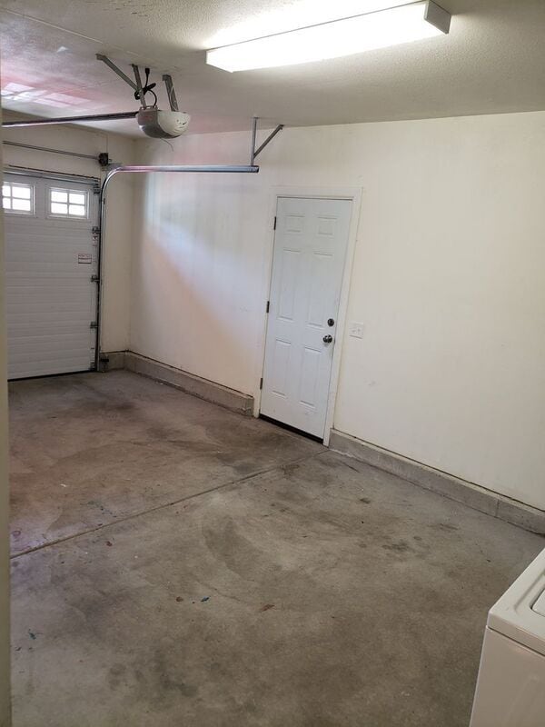 Building Photo - 3637 E Amazon Dr